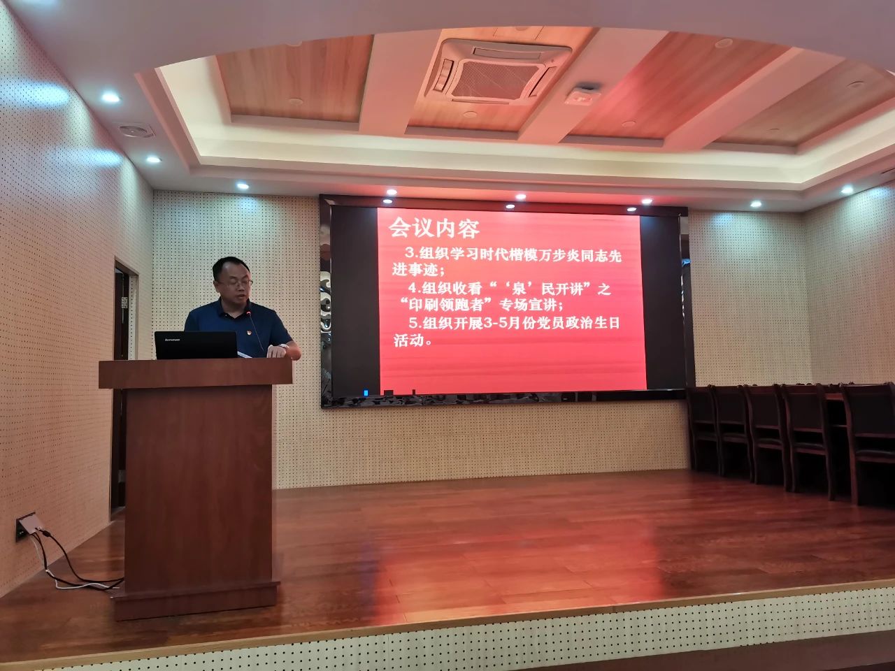 <a href=http://www.cdcljzmb.cn/school-385/ target=_blank class=infotextkey>�x���I(y��)�Ќ��W(xu��)У</a>һ�������[������֪���Ķ����@��