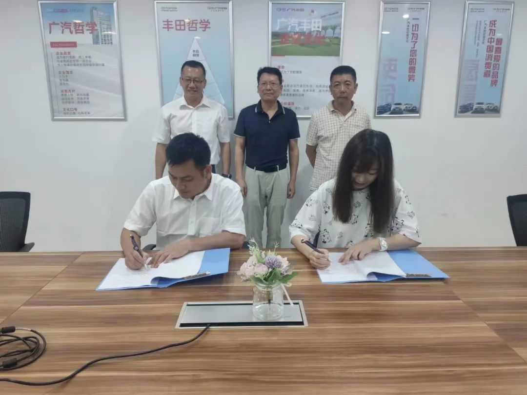 �����I(y��)���g(sh��)�W(xu��)У��У�����������(chu��ng)δ��������ʡ�����I(y��)���g(sh��)�W(xu��)У�c���֏V����܇4S�꺞ӆУ������f(xi��)�h