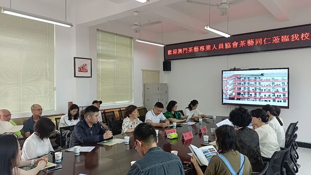 ����ɽ�����I(y��)�Ќ��W(xu��)У�����Қgӭ�M�ٻ�����Ⱥ����^(q��)������(w��)�������T��ˇ���I(y��)�ˆT�f(xi��)��һ���W�R��У���^������